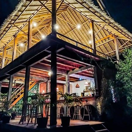 Basa-Basi Lodge Ilhas Karimunjava Exterior foto