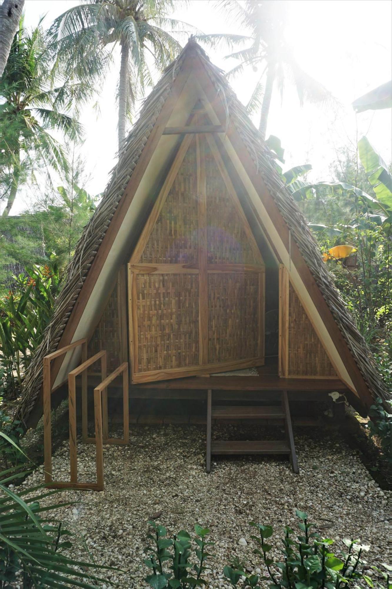 Basa-Basi Lodge Ilhas Karimunjava Exterior foto