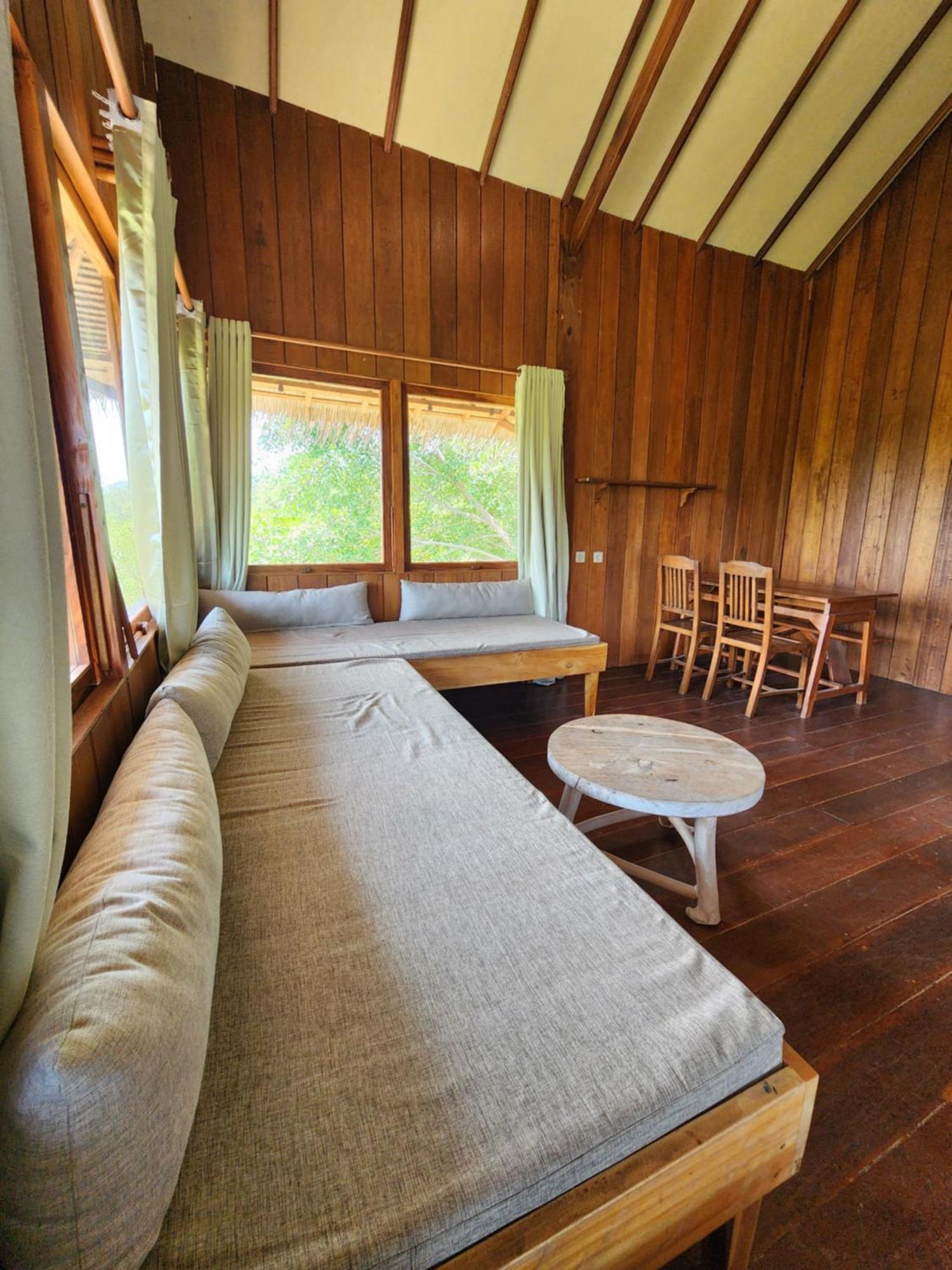 Basa-Basi Lodge Ilhas Karimunjava Exterior foto
