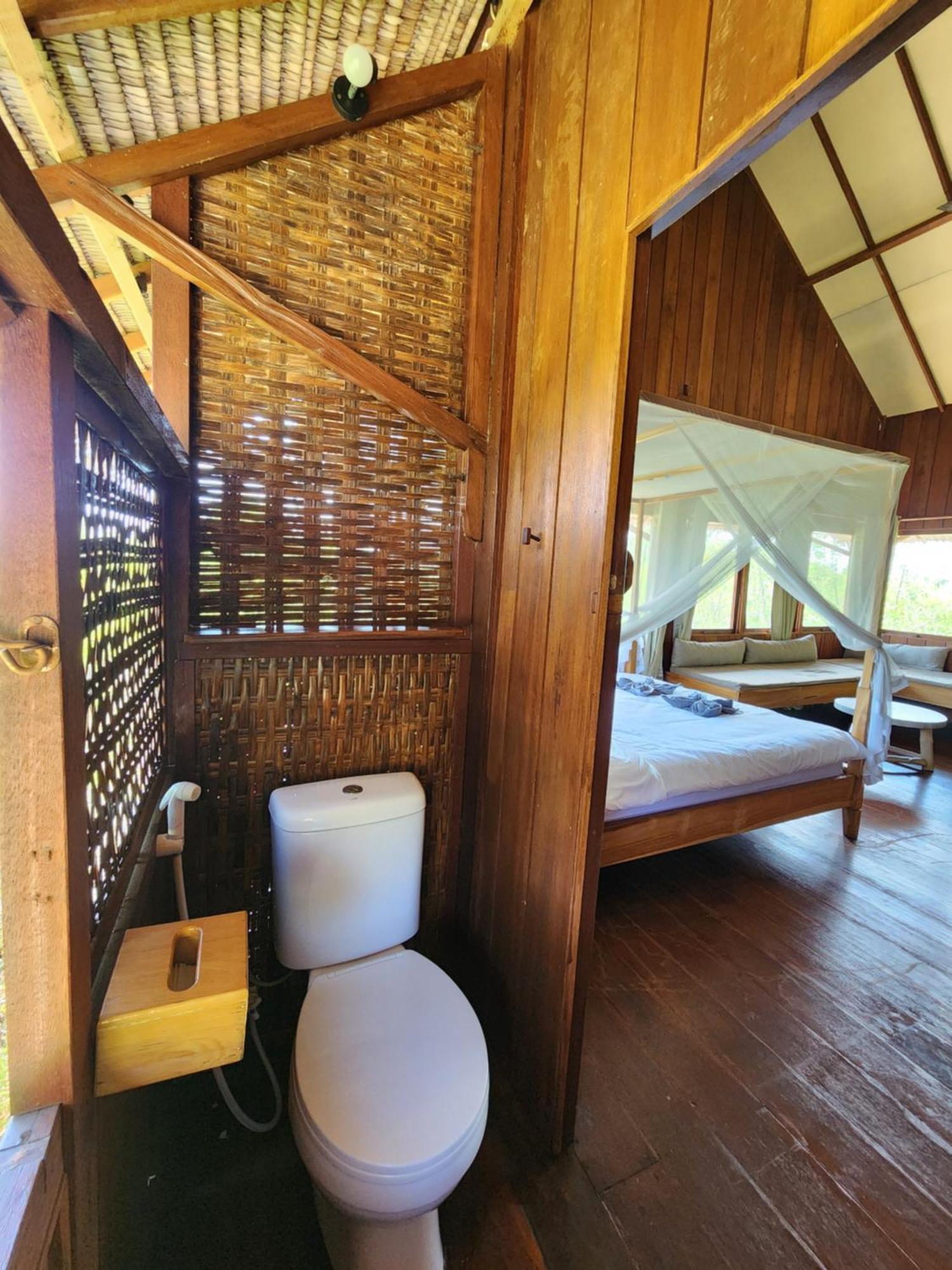 Basa-Basi Lodge Ilhas Karimunjava Exterior foto