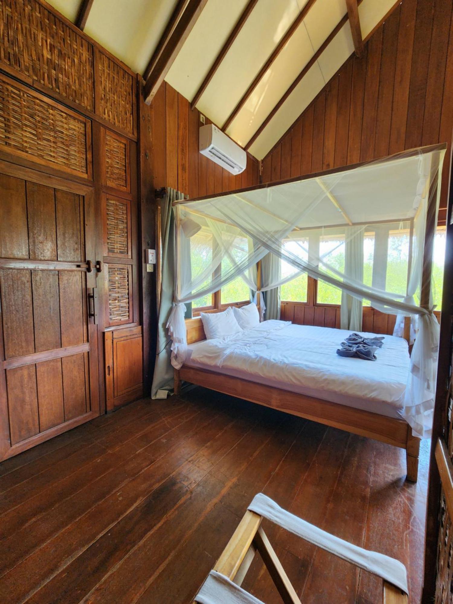 Basa-Basi Lodge Ilhas Karimunjava Exterior foto