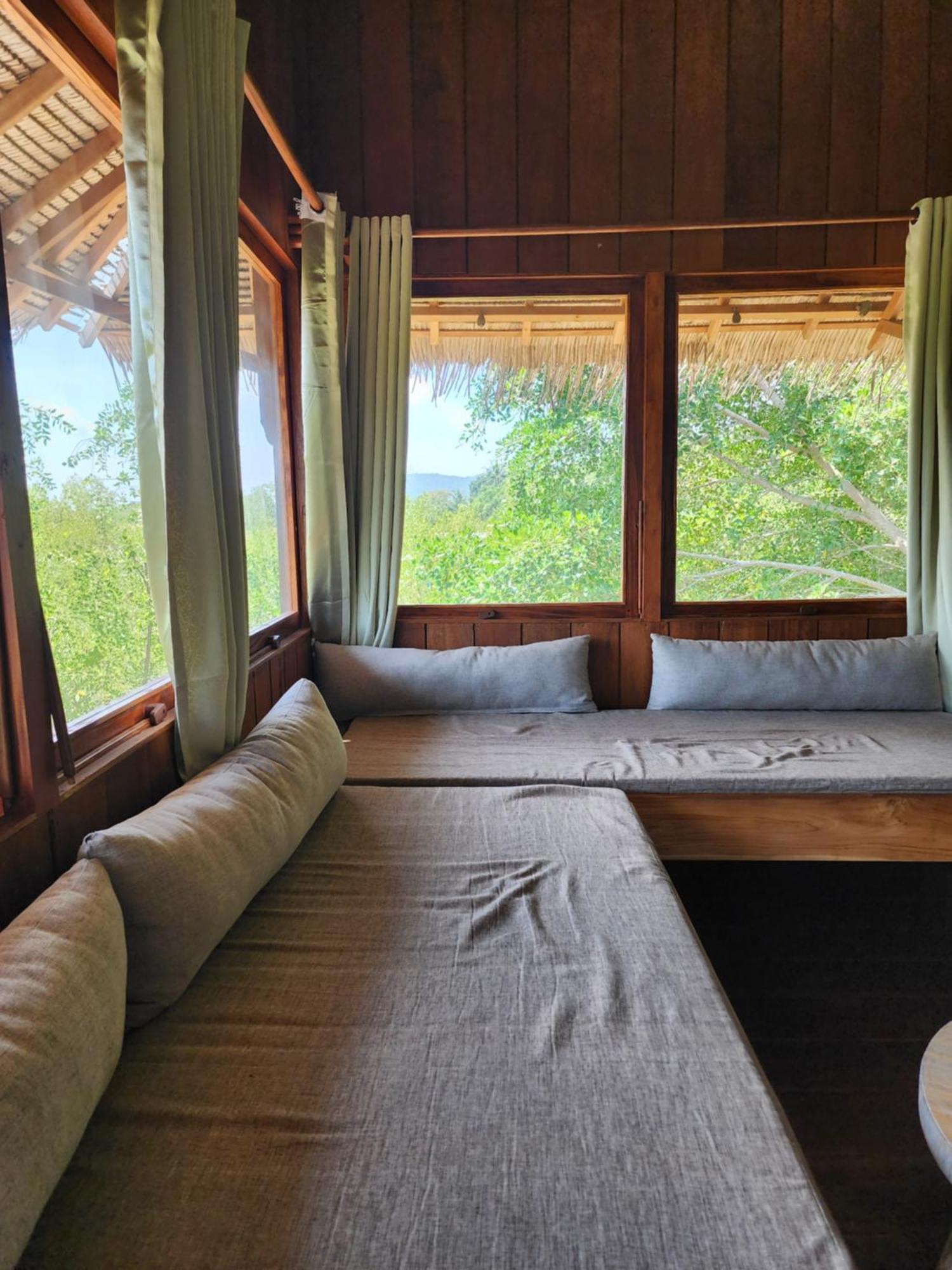 Basa-Basi Lodge Ilhas Karimunjava Exterior foto